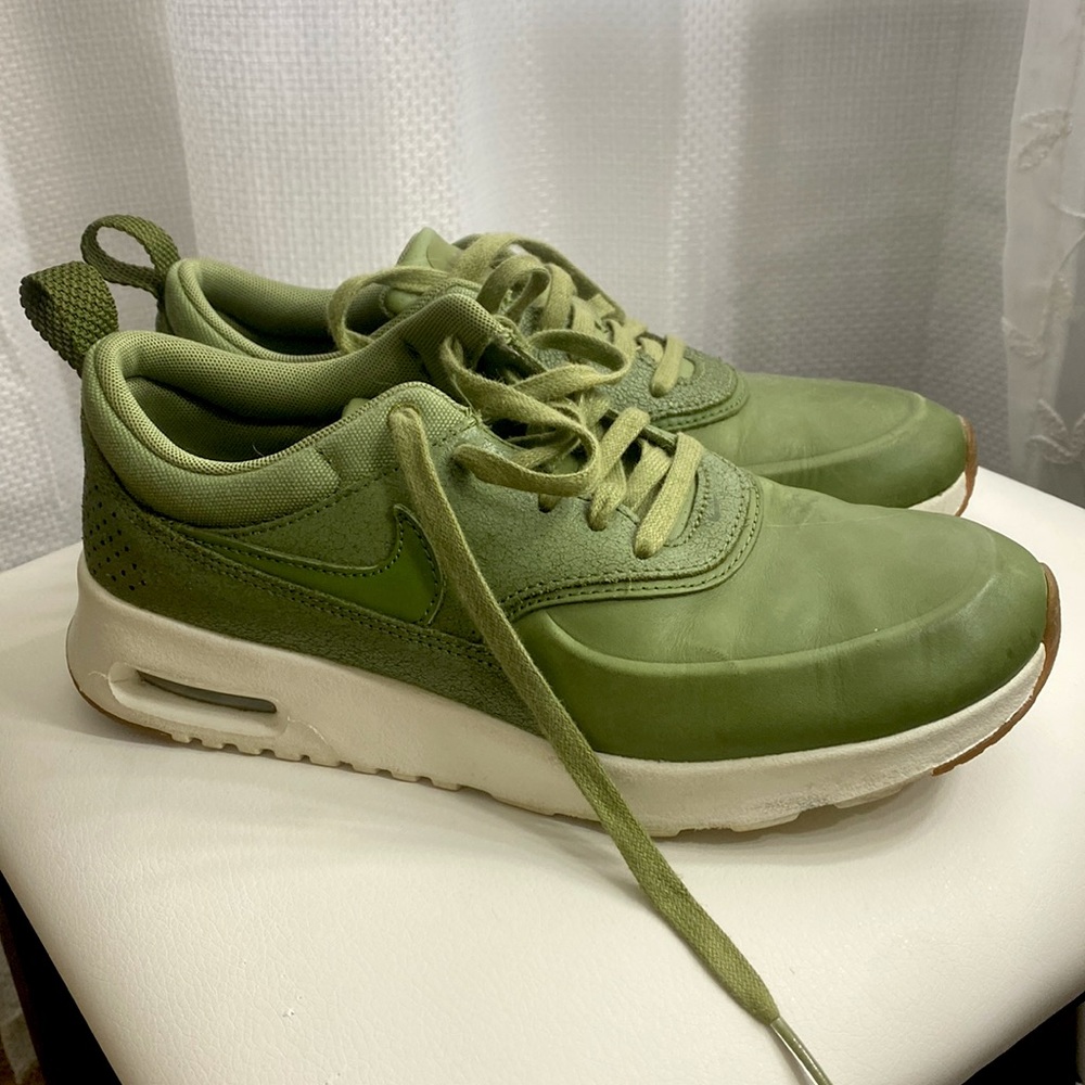 Nike Air Max Thea size 6